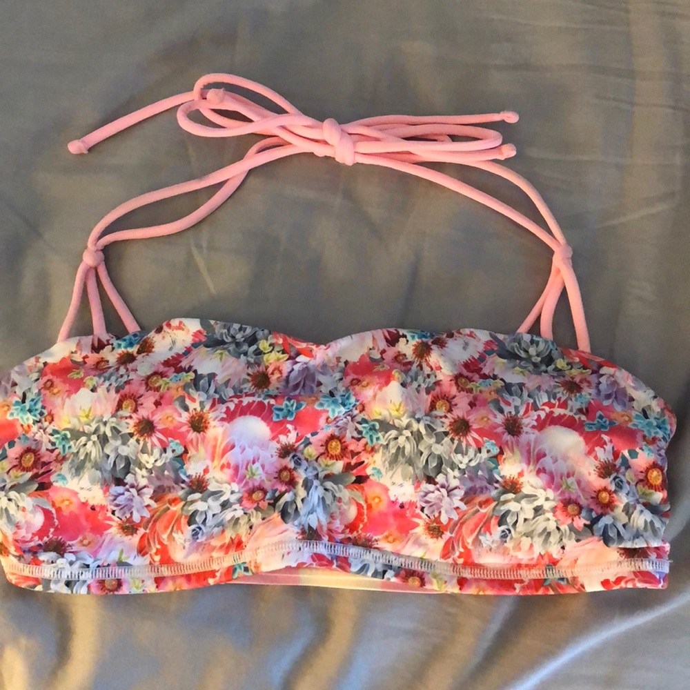 🍋Lulu lemon halter bra🍋